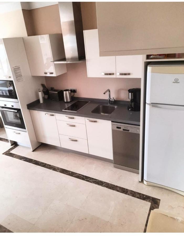 Beachfront Apartment - Sea Views - מארבלה מראה חיצוני תמונה