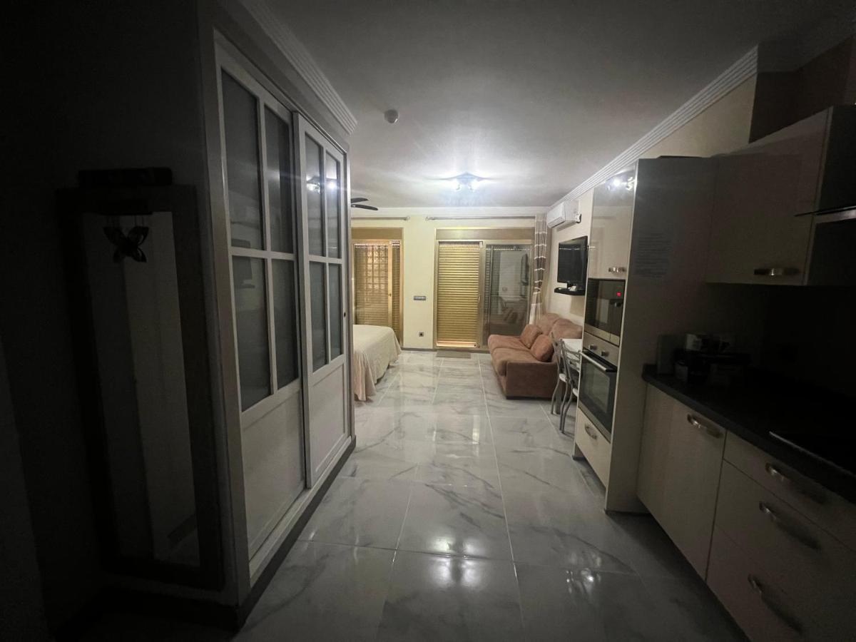Beachfront Apartment - Sea Views - מארבלה מראה חיצוני תמונה