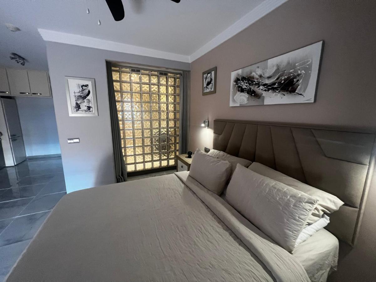 Beachfront Apartment - Sea Views - מארבלה מראה חיצוני תמונה