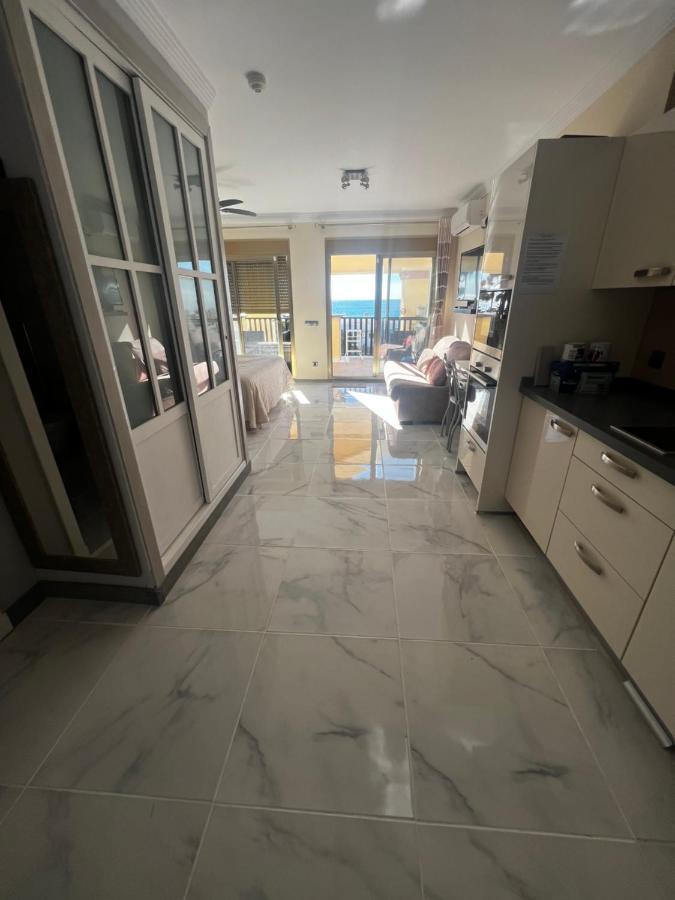Beachfront Apartment - Sea Views - מארבלה מראה חיצוני תמונה